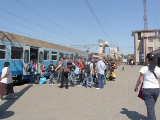 Atac la calea ferată: hoţii au blocat trenurile spre Constanţa